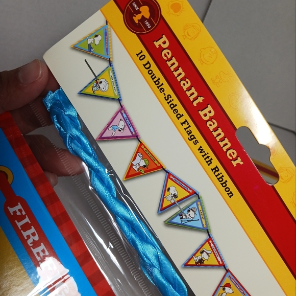 Peanuts Pennant Banner Double Sided Flags w Ribbons 10 Pack You Can Be Anything - Picture 6 of 7